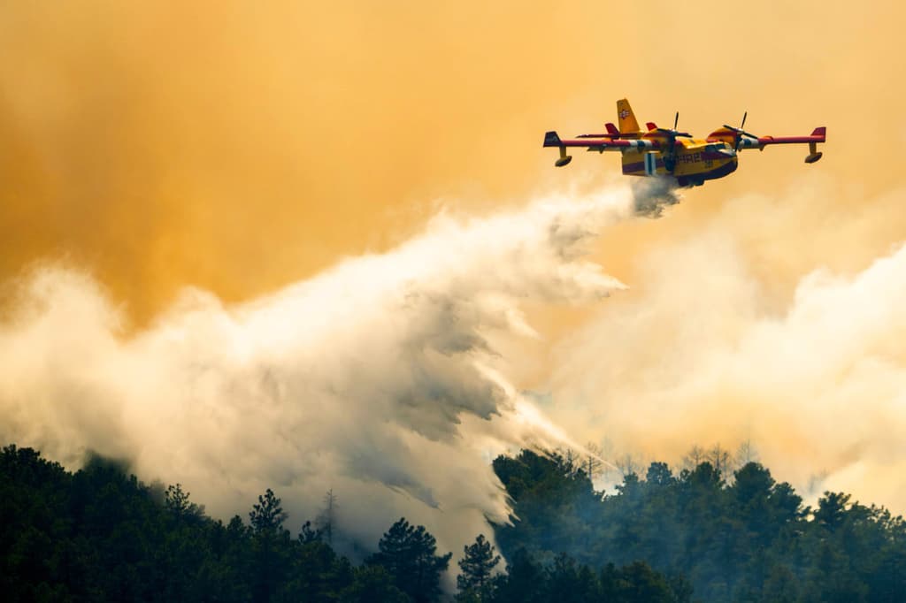 Major Fire, Thousands Evacuate - 40 Fires In The West