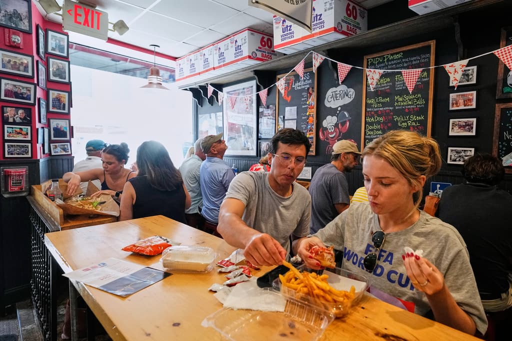 Ranch Dressing, Greasy Food - World Cup Fans Chow Down On American Cuisine