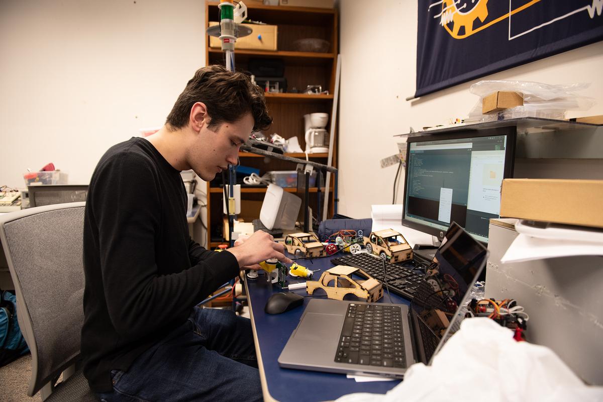 SafeTown Programming: The SafeTown kit guides engineering students to construct an autonomous robot themselves, learning principles of programming and engineering foundations as they construct their own robot 